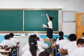 近七成清北毕业生进入体制内，清华北大就业去向为何受关注？图片