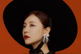 丁当推出翻唱专辑《当我们再一起》精选10首90年代经典金曲图片