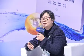 头屑大片出现，可能犯了这个错！华山医院皮肤科博导解码三大头皮健康误区图片