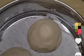 江西一学生在宿舍蒸馒头，结果好郁闷图片