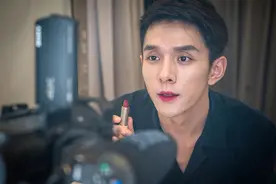 快评｜李佳琦的学历事件有无问题，关键是看有没有因此得利图片