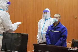 旅游博主亵渎烈士墓案件详情披露：用手比作“手枪”状对着陈祥榕烈士墓碑摆拍图片