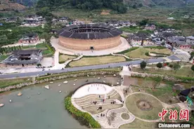 探访福建单体面积最大的土楼——二宜楼图片