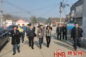 新乡市财政局党组书记、局长冯晖一行到辉县市调研指导工作图片