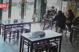 永康：面店食客紧急施救晕倒男子视频封面