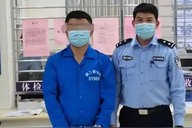 拘留+吊销驾照！海口一男子大白天停车在路中间睡觉后续来了图片