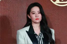 LV大秀红毯：热巴帅气刘亦菲优雅 章子怡舒淇比美图片