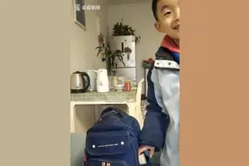 学校餐点舍不得吃 7岁娃偷偷带回两块鸡肉送妈妈图片