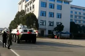 超甜！武警湖南总队机动支队举行首届集体婚礼，20对新人缘定今生图片