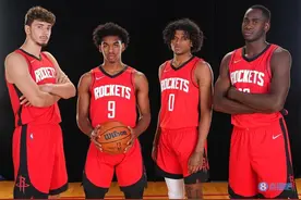 火箭更新球员数据：申京&小贾巴里等人长高 杰伦-格林&加鲁巴增重图片