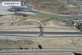 拉萨至日喀则高速公路部分路段通车试运行图片