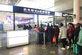 进出上海铁路虹桥站不需要验码了？上观记者现场探访，这些防疫措施从未松懈图片