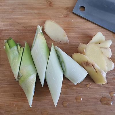 老母鸡炖花胶的做法窍门 2026年老母鸡炖花胶的做法窍门是什么