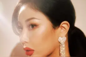 韩国女歌手Jessi拍杂志写真秀成熟性感魅力图片