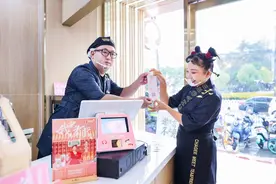 明星代言加持的茶饮赛道 离Z世代消费者更近了？图片