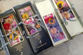 10天收获60万元营业额，两名大学生打造的入冬四件套礼盒火了图片