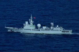 中国军舰在澳海岸正常航行，澳媒竟联想“猎杀红色十月”图片