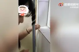 午FUN丨女生洗头后用暖气管“烫发”：卷发效果挺好，就是有点伤头发图片