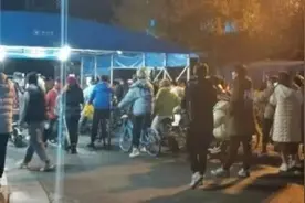 这是昨晚的浙大紫金港，在校生已可出入学校图片