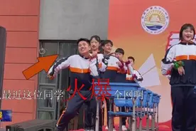 火爆全网的合肥跳舞男孩回应：每个见到我的人都会笑图片