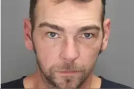 美国中学枪击案后续：嫌疑人曾画流血的画，父母送枪做圣诞礼物图片