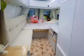 带娃新思路？三娃妈妈花36万订制“学区房车”接送上下学图片