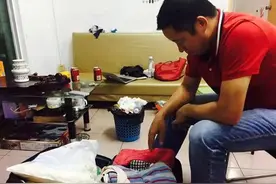 《亲爱的》原型孙海洋寻回失散14年儿子，相认现场父子掩面失声痛哭图片