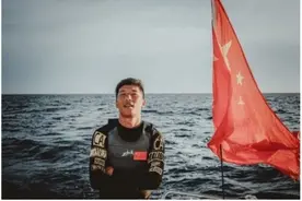 34岁卖房买船环游世界，独自穿越印度洋，这个“中国航海王”有点酷图片