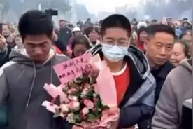 14年后，孙海洋带“亲爱的小孩”回湖北老家探望爷爷奶奶图片