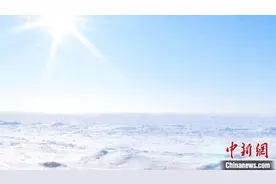 大雪节气 中俄界湖兴凯湖全面进入封冻期图片