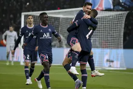 梅西进球回应金球奖质疑，他为巴黎做了两件事：牺牲和奉献图片