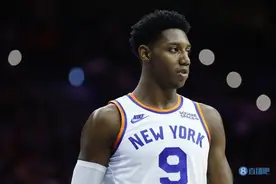 尼克斯记者：巴雷特脚踝扭伤 缺席今日与勇士的比赛图片