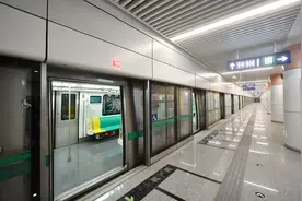 北京地铁8号线年底全线贯通，王府井站、前门站可换乘既有线路图片