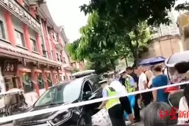 女子穿高跟鞋驾车撞死3岁男童：交警认定司机和男童母子承担同等责任图片