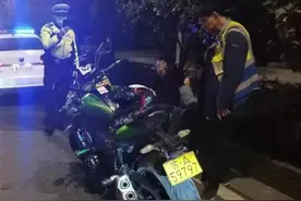 真真假假？最大胆的套牌车！看看这位司机的“神操作”图片