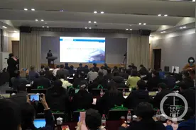 网红教授”郑强谈“三全育人”：大学不是为社会定制产品图片