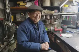 八旬老人的快乐生活图片