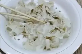 男子在12元自助水饺店连吃上百个，留下一盘面皮！老板怒了图片