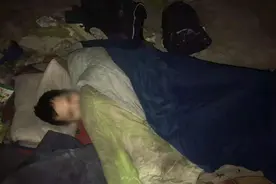 男子因父亲一句“没出息”流浪13年，民警暖心救助帮其踏上回家路图片