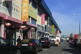 小米手机物美价廉还保修：西媒记者探秘中国商品批发市场图片