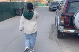 青岛18岁女孩休学两年！学费至今没着落！爸爸没工作，她想求助…名下三套房的奶奶图片