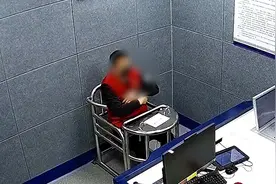 男子谎称母亲重病去世诈骗30名同事 民警：你说你孝顺吗图片