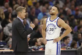 三分命中率历史排行：科尔第1 赛斯-库里第3 斯蒂芬-库里第7图片