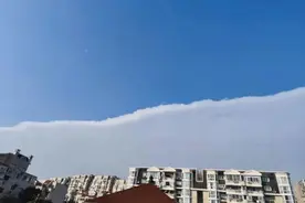 天空被“一分为二”了！刚刚，杭州这一幕刷屏图片