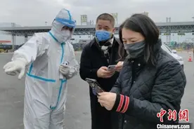 奋战“疫”线的外籍医生夫妻：因为有需要，我们就又来了图片