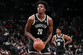 得分创生涯新高！夏普14投10中得20分7篮板1盖帽图片