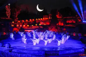 濮存昕等四大发起人同台 2021大凉山戏剧节举行开幕戏剧盛典图片