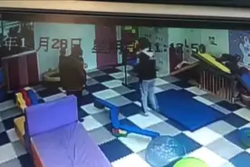 沈阳4岁小孩在早教中心摔成鼻骨骨折，后续赔偿起争议图片