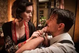 悬疑惊悚片《玉面情魔》新“雨夜共舞”片段发布图片