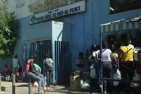 500万买总统的命：美国金主和他的20名雇佣军图片